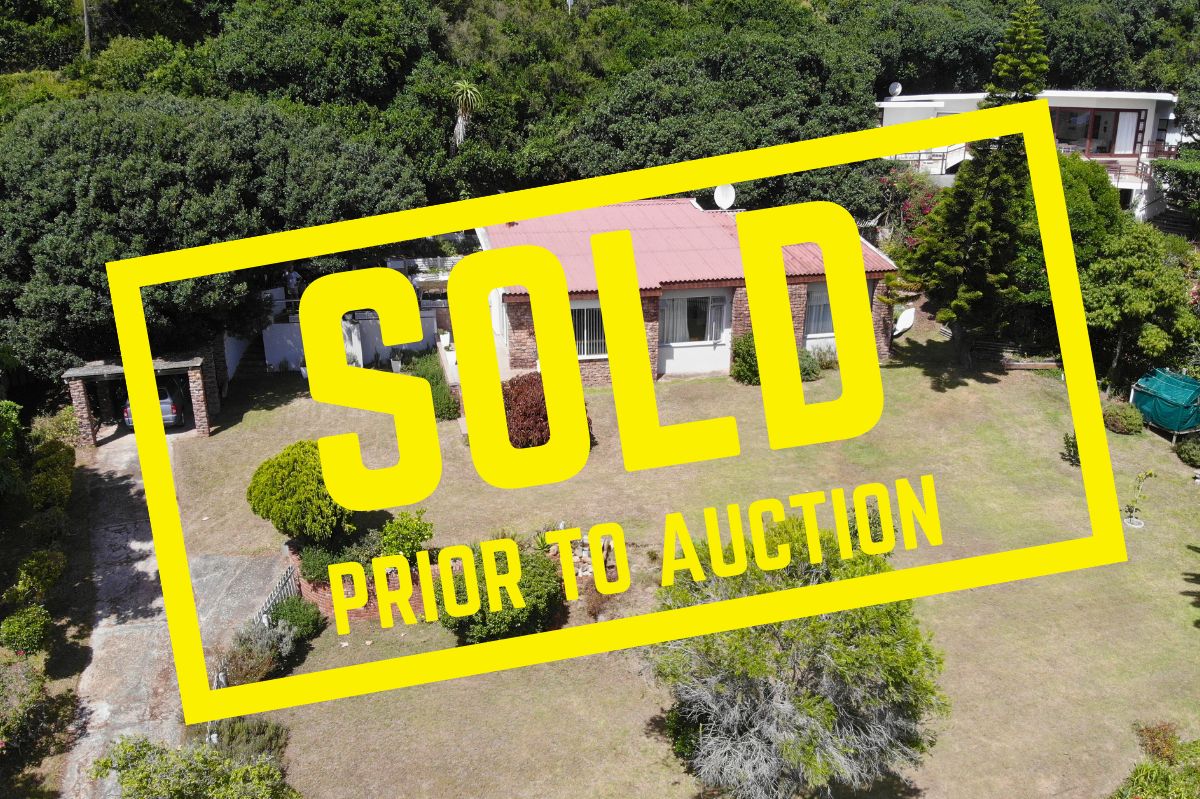 BEST LOCATION & GLORIOUS VIEWS! 2 BEDROOM HOME ON LARGE STAND IN