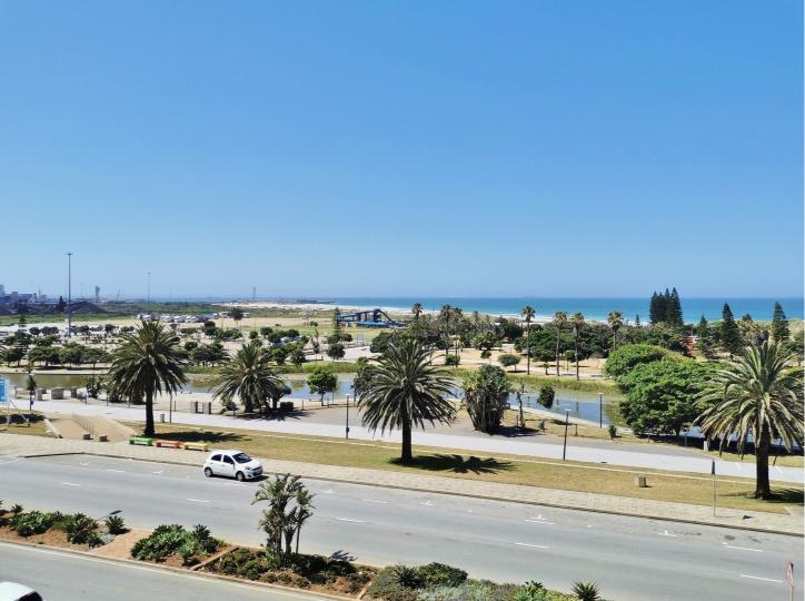 PORT ELIZABETH BEACHFRONT GEM HIGHLY SOUGHT AFTER INVESTMENT FLAT